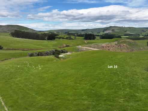 990B Waihola Highway, Waihola