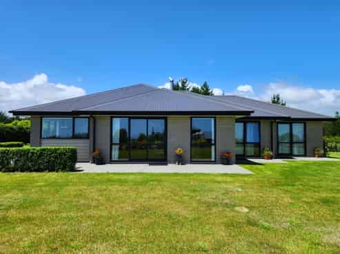 19 Tasman View Road, Paroa