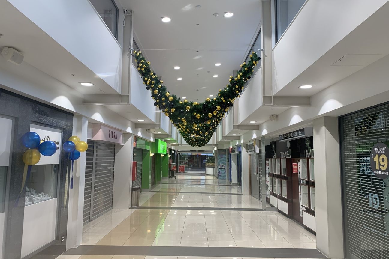 Golden Centre Mall opportunity - Vista 5