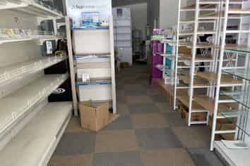 Affordable rental corner Newmarket retail