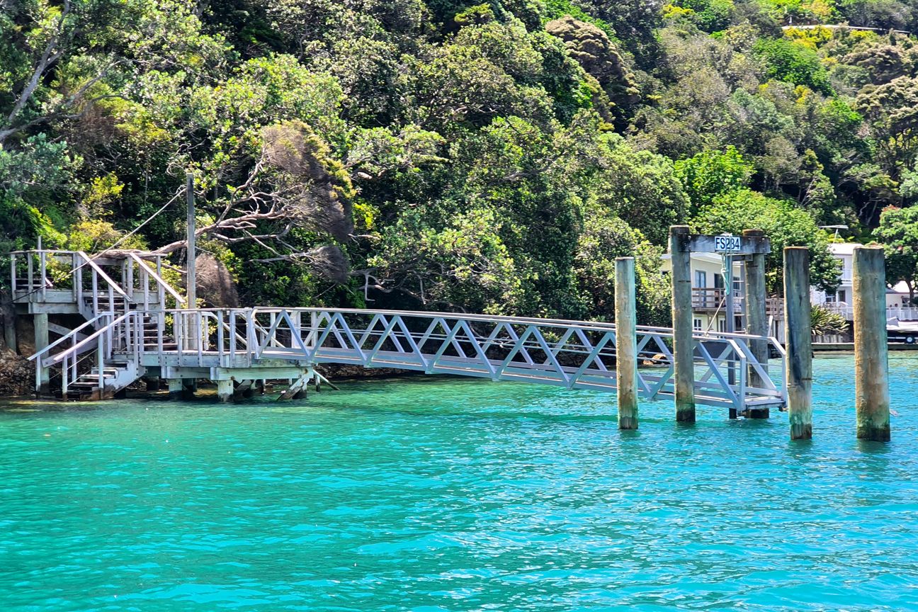 2.71 Hectares on 2 titles + Wharf = BARGAIN @ $695K! - Bild 4