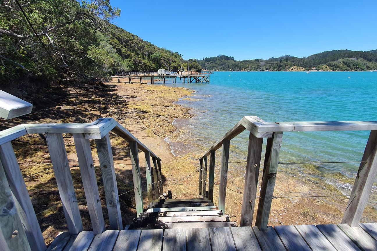 2.71 Hectares on 2 titles + Wharf = BARGAIN @ $695K! - Fler