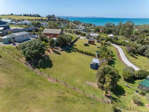 7C Ocean View Rd, Cable Bay