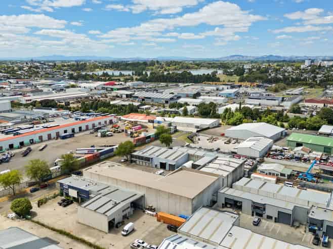 High Stud Warehouse, office, yard