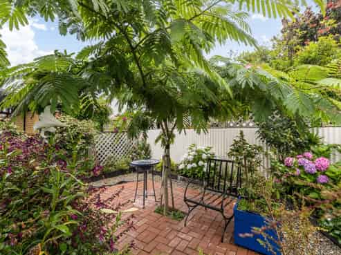 1/114 Park Road South, Akina