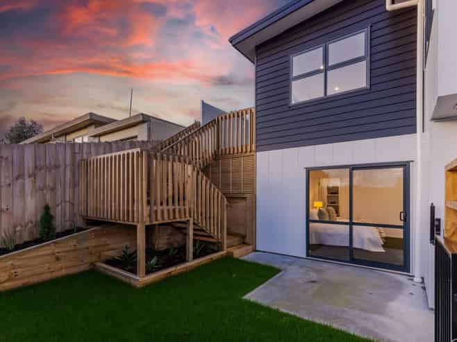 Units 1-4/52 Gibson Road, Dinsdale