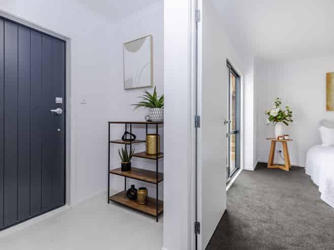 Units 1-4/52 Gibson Road, Dinsdale