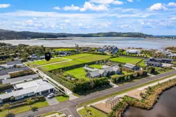  19 Sandpiper Avenue, Point Wells