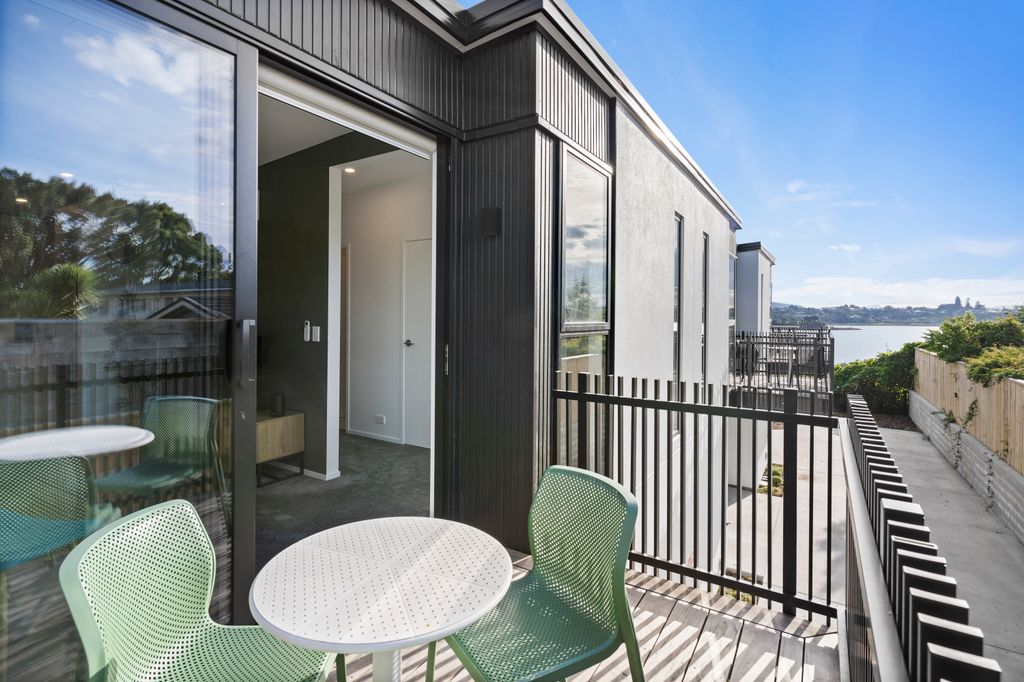 Vacant & Availabe - Present All Offers 2