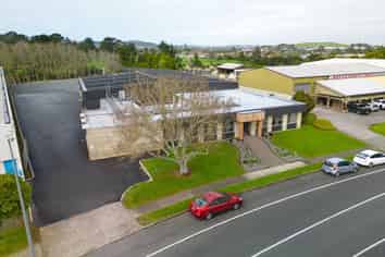 Refurbished Industrial Facility with Yard | 1625m2
