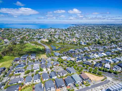 36 Bearing Parade, Long Bay
