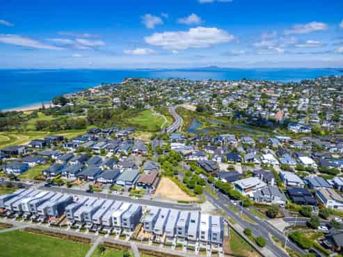 36 Bearing Parade, Long Bay