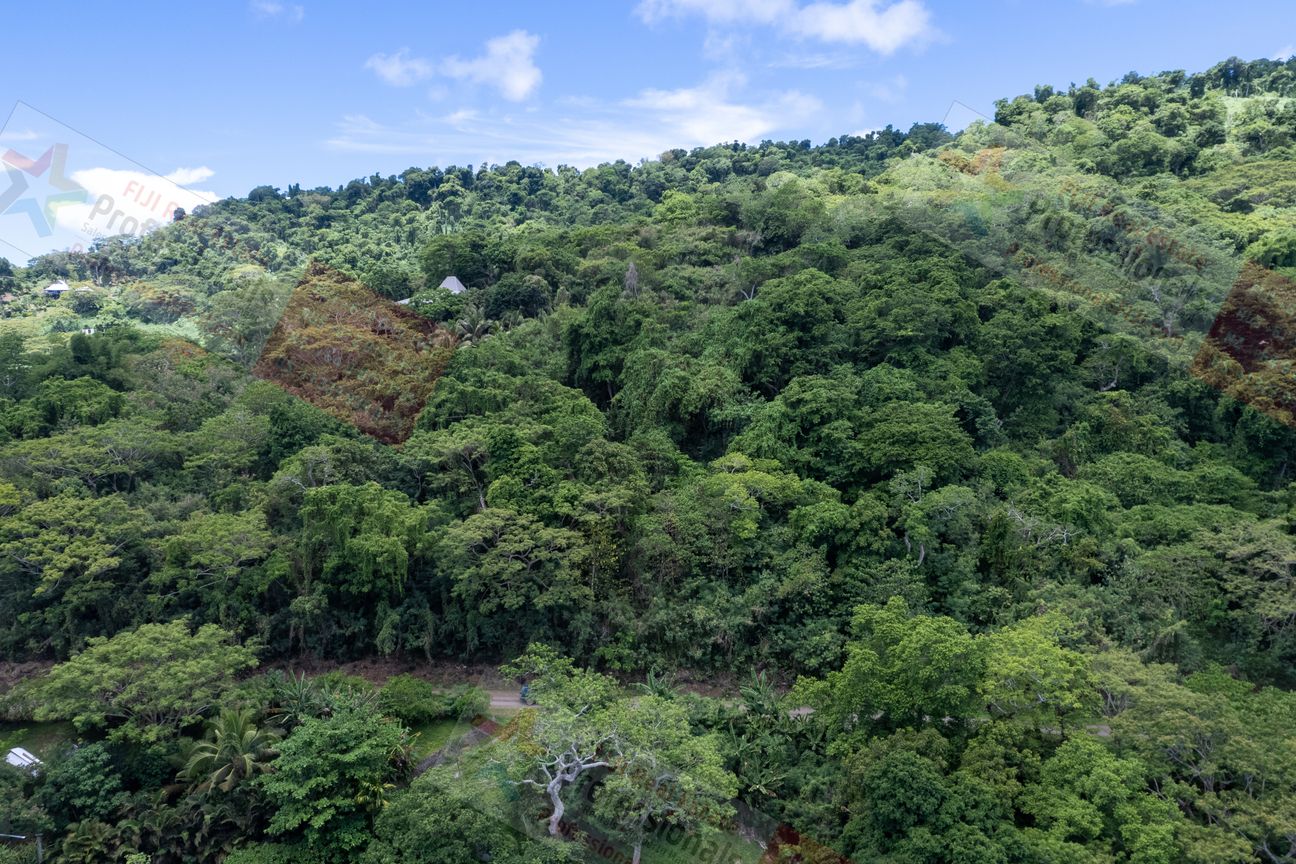 ATTENTION BUILDERS - LAND ON KORO ISLAND - View 5