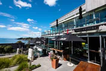  Secure and High Profile Restaurant  Business - Red Crab