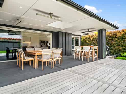 32 Wallis Street, Raglan