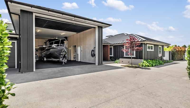 32 Wallis Street, Raglan