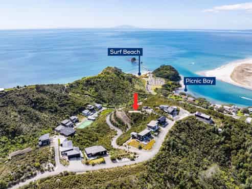 33 Surf Road, Mangawhai Heads