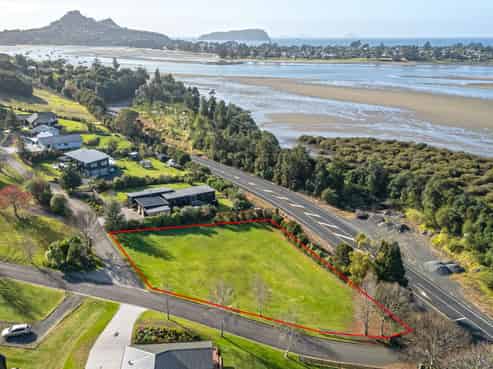 2 Aldermen Lane, Tairua