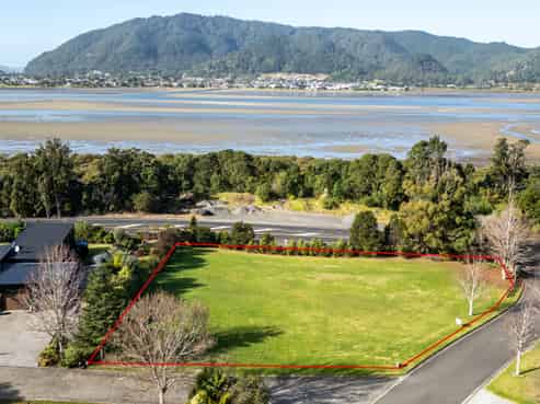 2 Aldermen Lane, Tairua