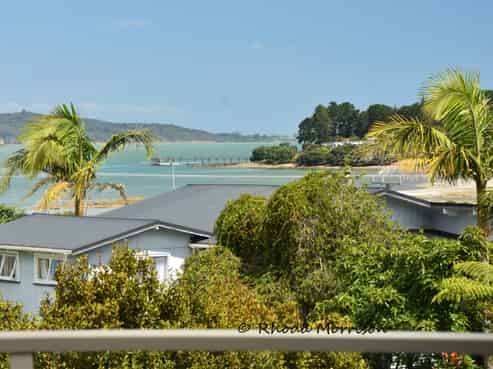 16 Mariner Cove Road, Tinopai
