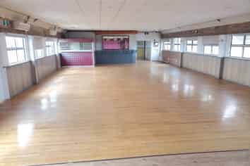 390M² LARGE OPEN-PLAN
