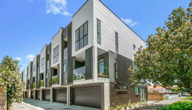 9/12 King Edward Avenue, Epsom