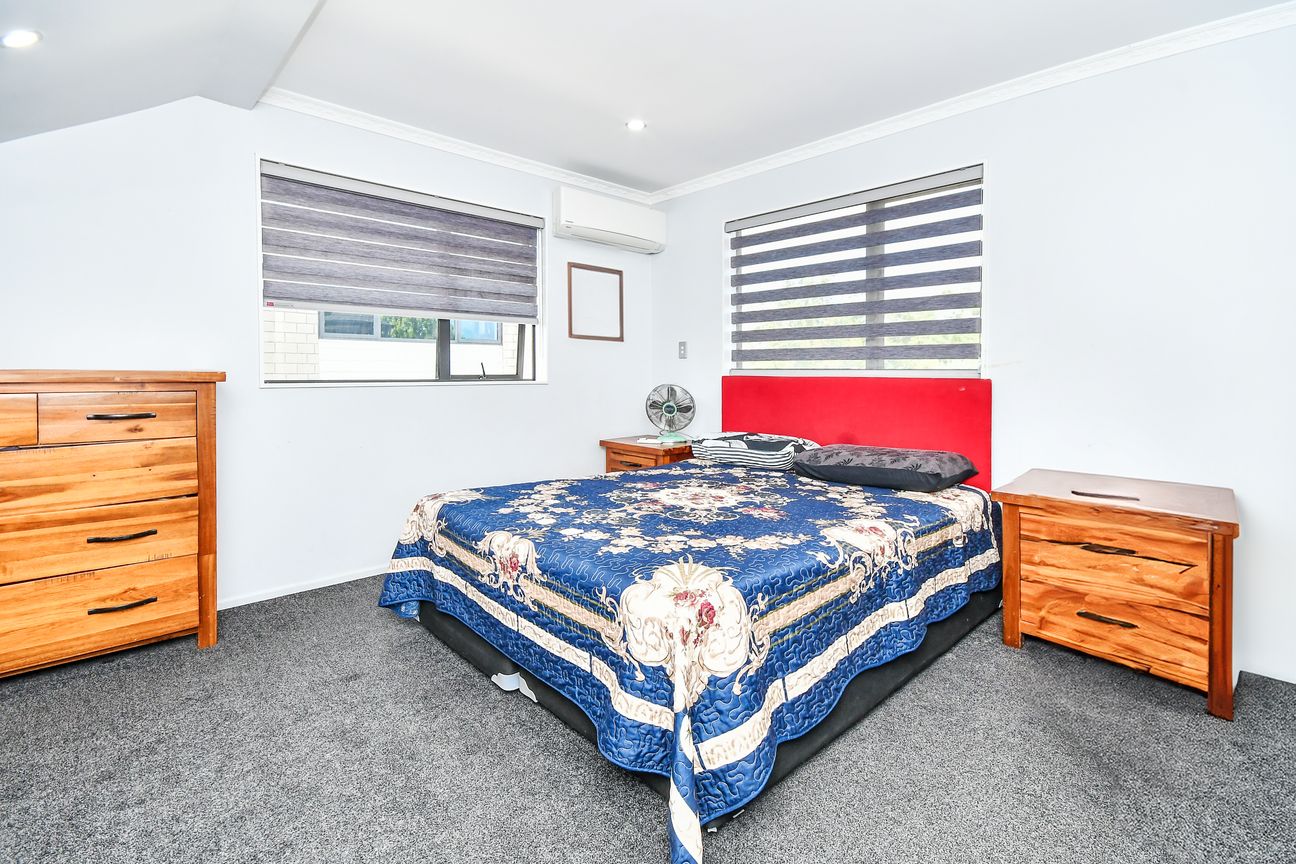 STYLE, SPACE, LUXURY & LOCATION! - Vista 6