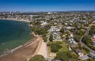 2/9 The Esplanade, Castor Bay