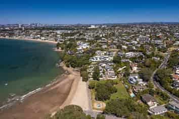 2/9 The Esplanade, Castor Bay