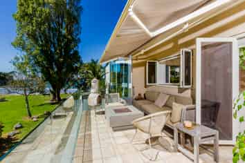 2/9 The Esplanade, Castor Bay