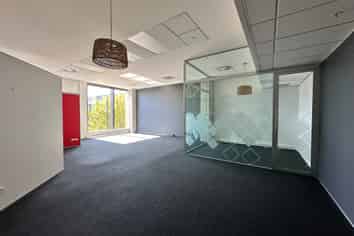 Top Quality Space in Great Location