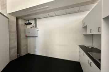 Top Quality Space in Great Location
