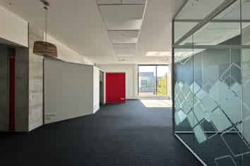 Top Quality Space in Great Location
