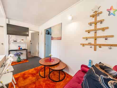 2/21 Britannia Street, Petone