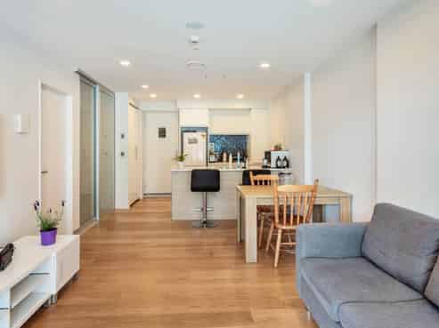 G03/10 Lion Place, Epsom