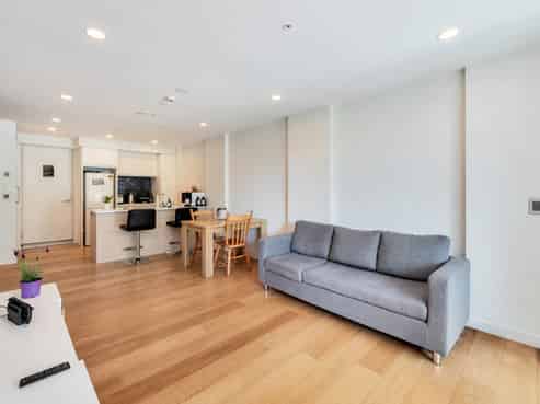 G03/10 Lion Place, Epsom