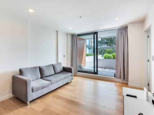 G03/10 Lion Place, Epsom