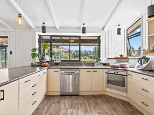 94 Pearson Road, Cromwell