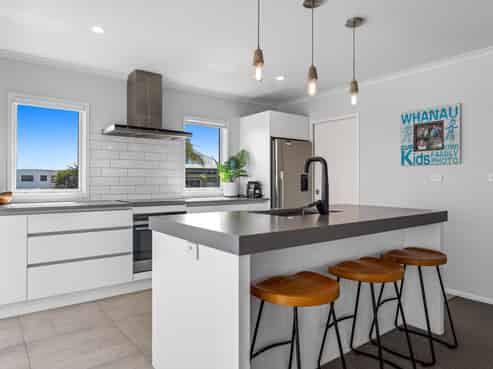 24 Ocean View Road, Coastlands