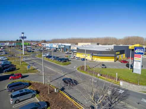  Large Format Northwood Supa Centre