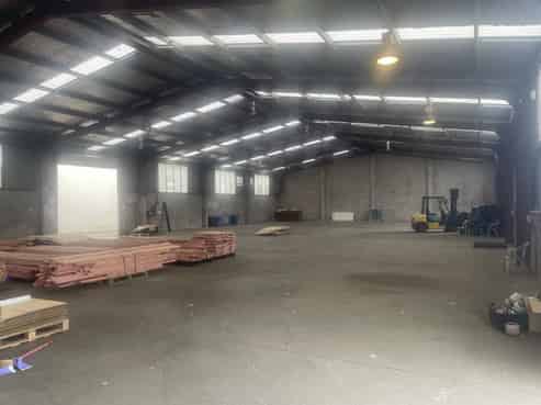 1,137sqm standalone factory warehouse