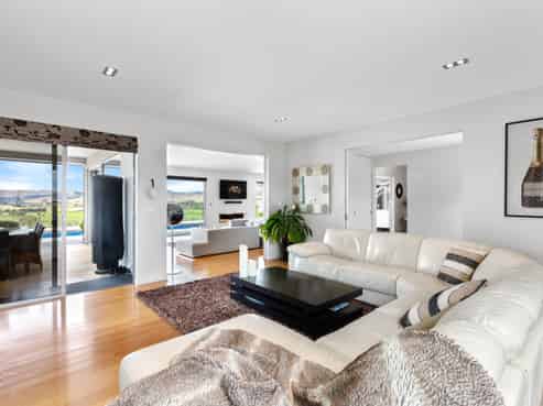 113 Marlborough Ridge Drive, Fairhall