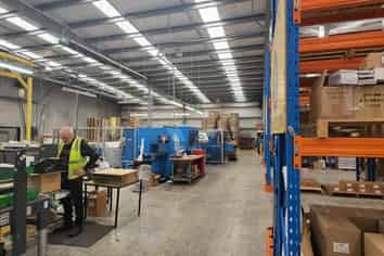 High Quality Warehouse with Yard