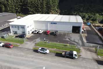 High Quality Warehouse with Yard