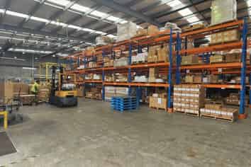 High Quality Warehouse with Yard
