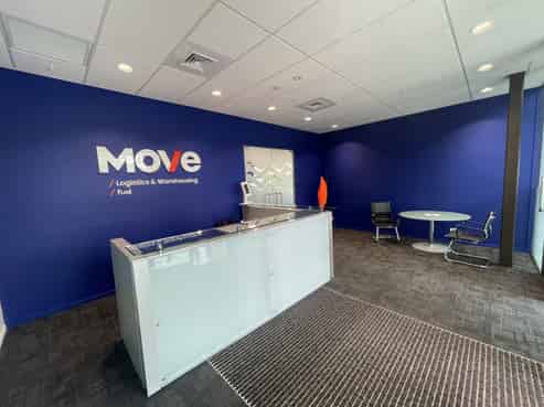 High-quality office in Highbrook Business Park