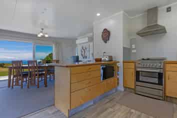 11 Spicer Road, Cable Bay