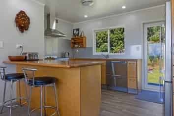 11 Spicer Road, Cable Bay