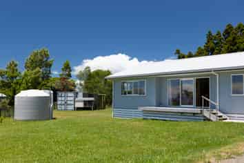 11 Spicer Road, Cable Bay