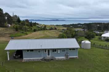 11 Spicer Road, Cable Bay